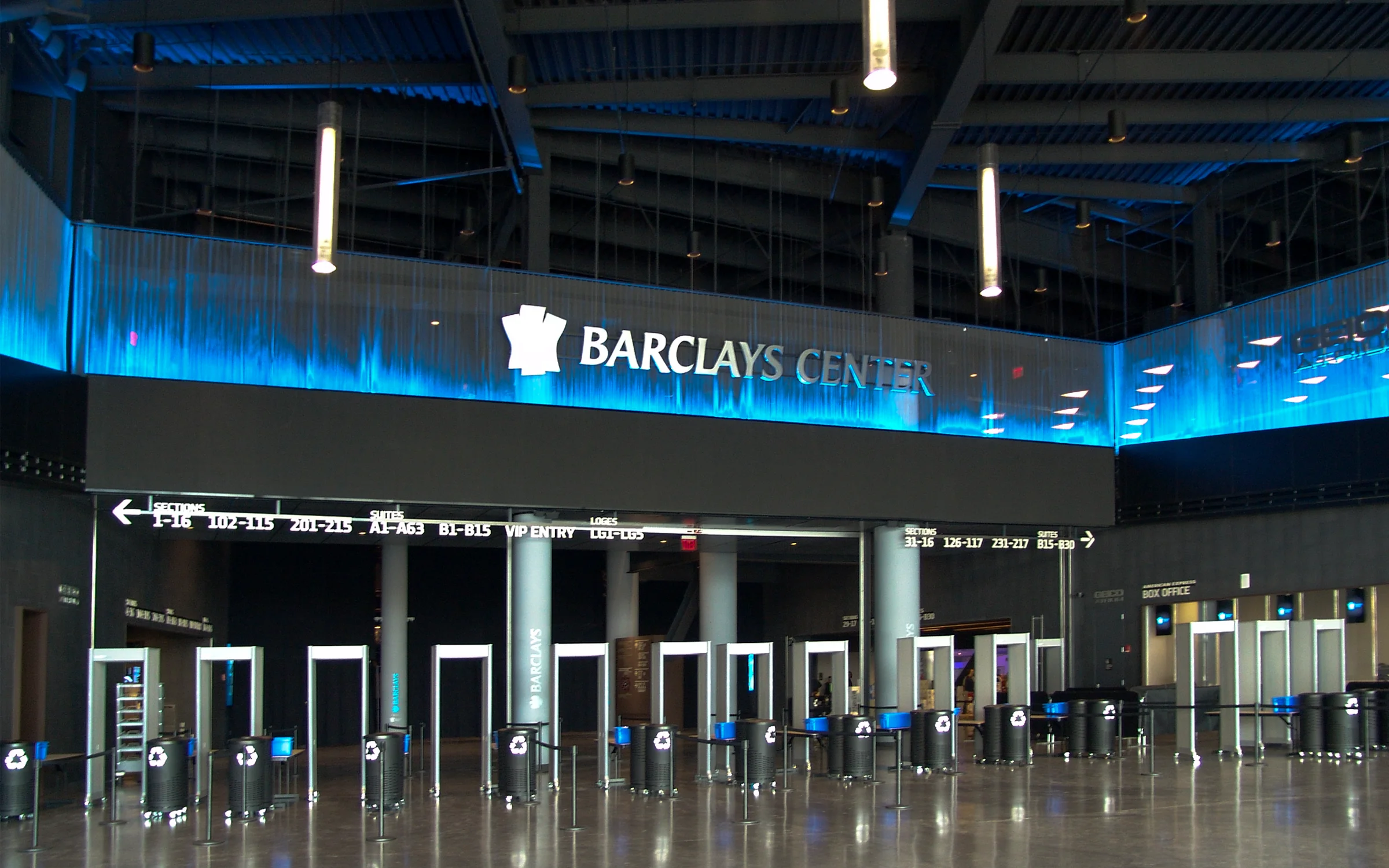 Goldstick-Studio-Barclays-Main-Lobby-Front-View-Lighting